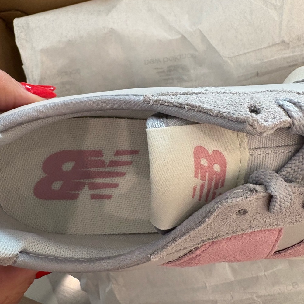 NEW BALANCE 327 IN RAINCLOUD/PINK TAFFY COMBO🌧️🍬🩶🩷 - Picture 10 of 12
